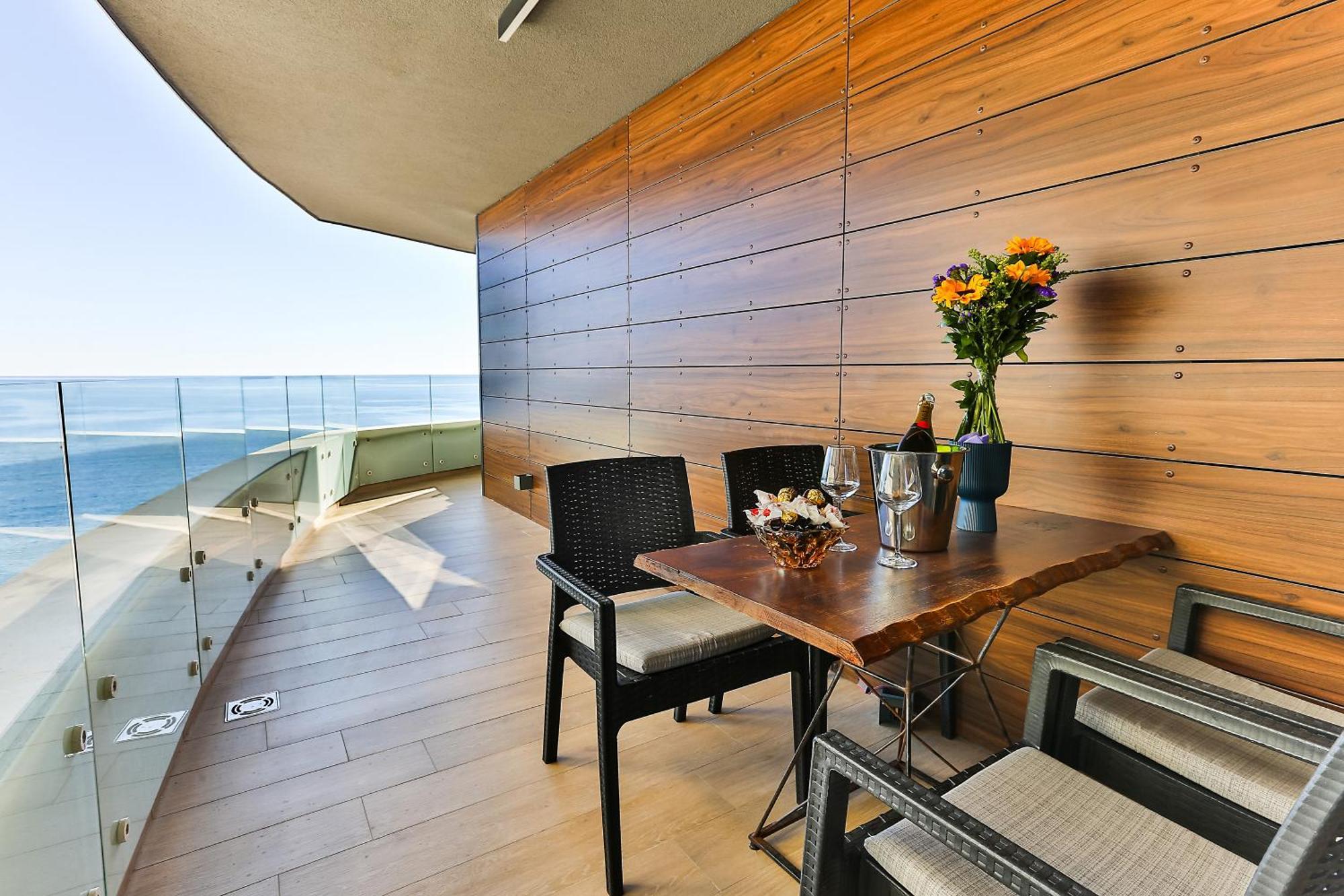 Maresia Boutique Suites Budva Buitenkant foto