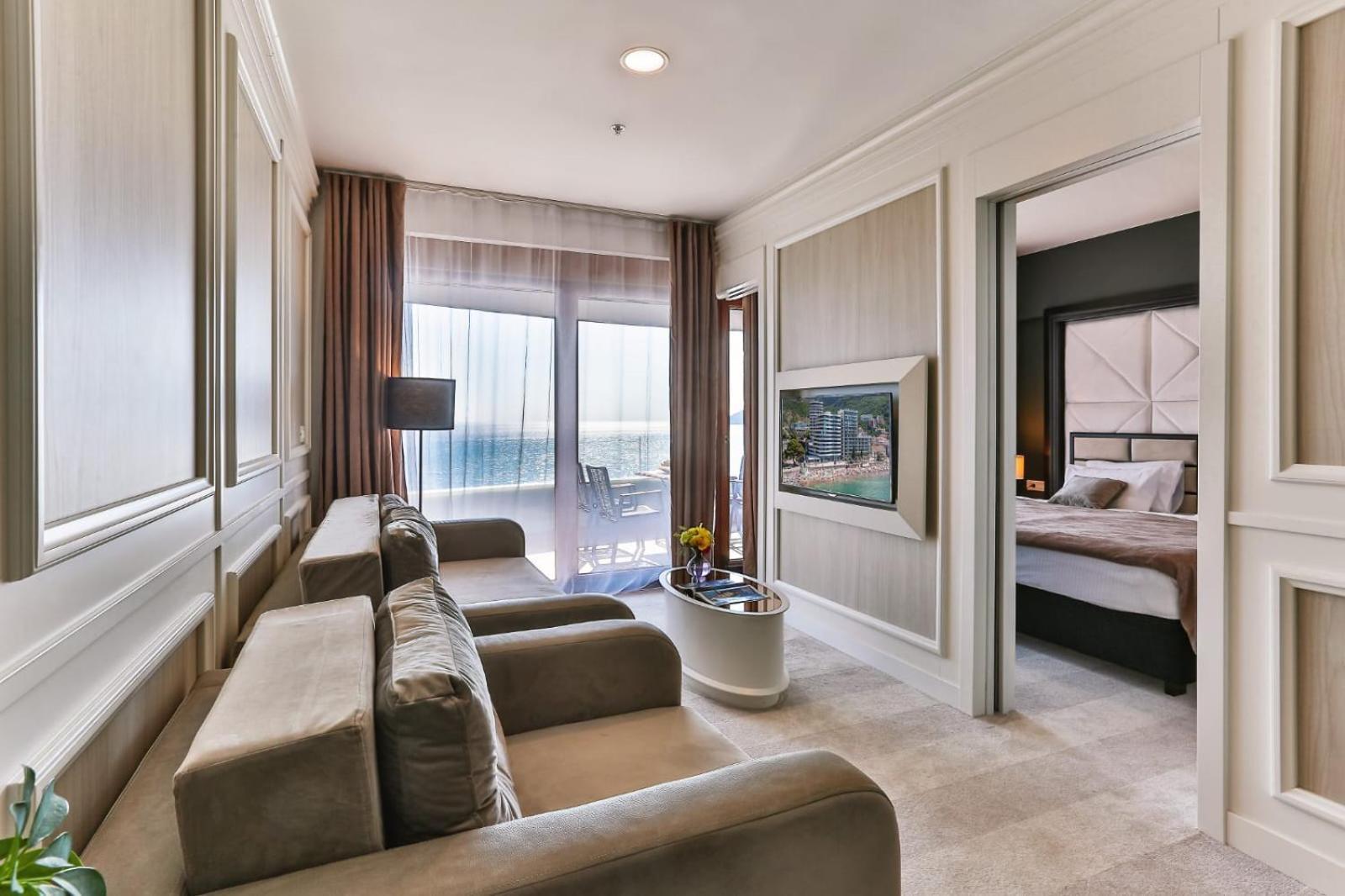 Maresia Boutique Suites Budva Buitenkant foto