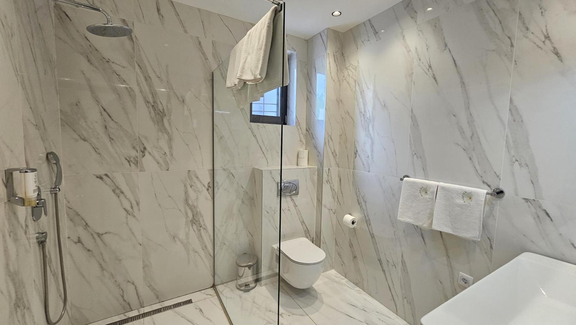 Maresia Boutique Suites Budva Buitenkant foto