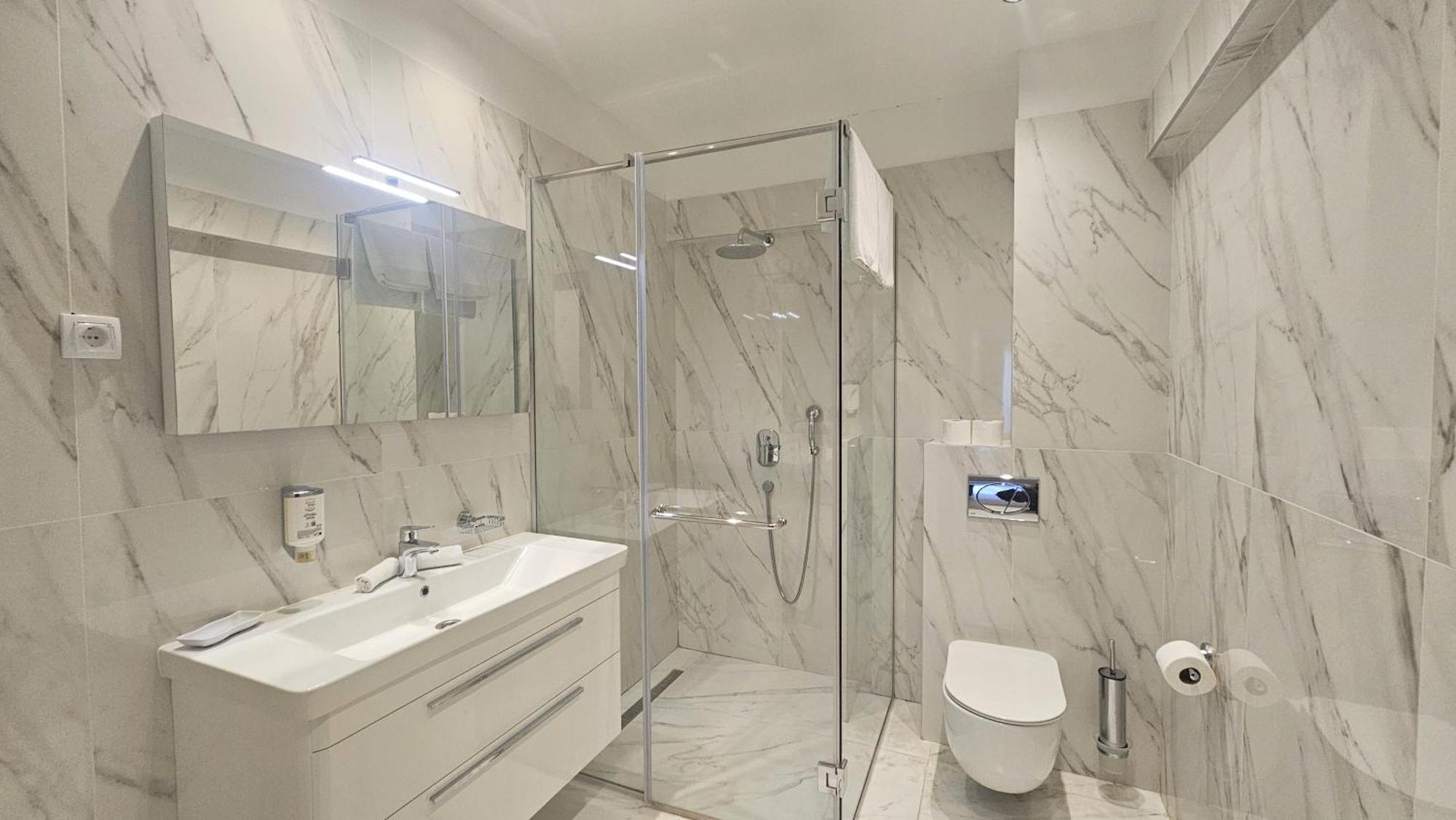 Maresia Boutique Suites Budva Buitenkant foto