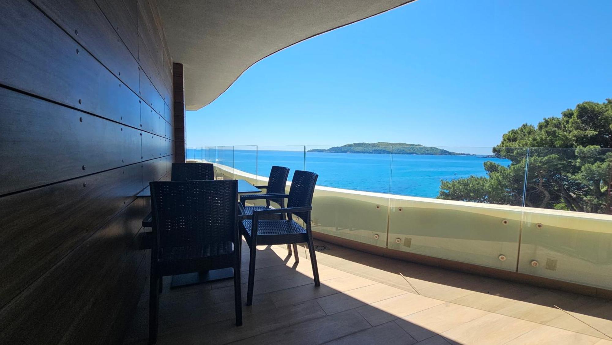 Maresia Boutique Suites Budva Buitenkant foto