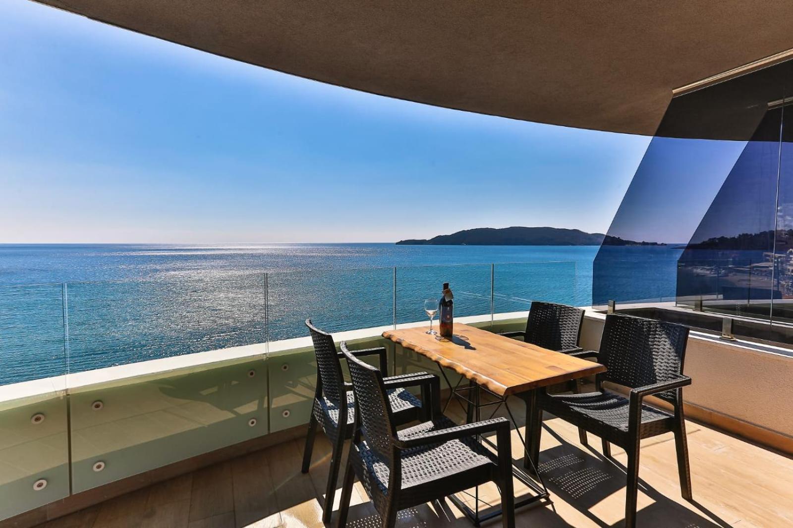 Maresia Boutique Suites Budva Buitenkant foto